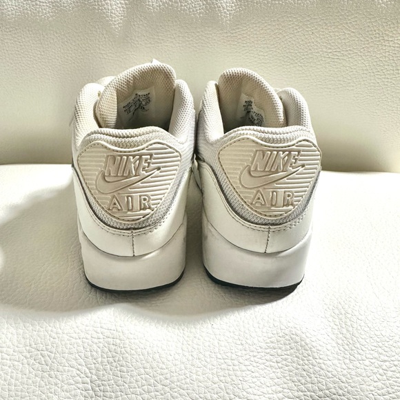 NIKE Air Max 90 Premium, 7.5 Leather White & Gold - Picture 10 of 11